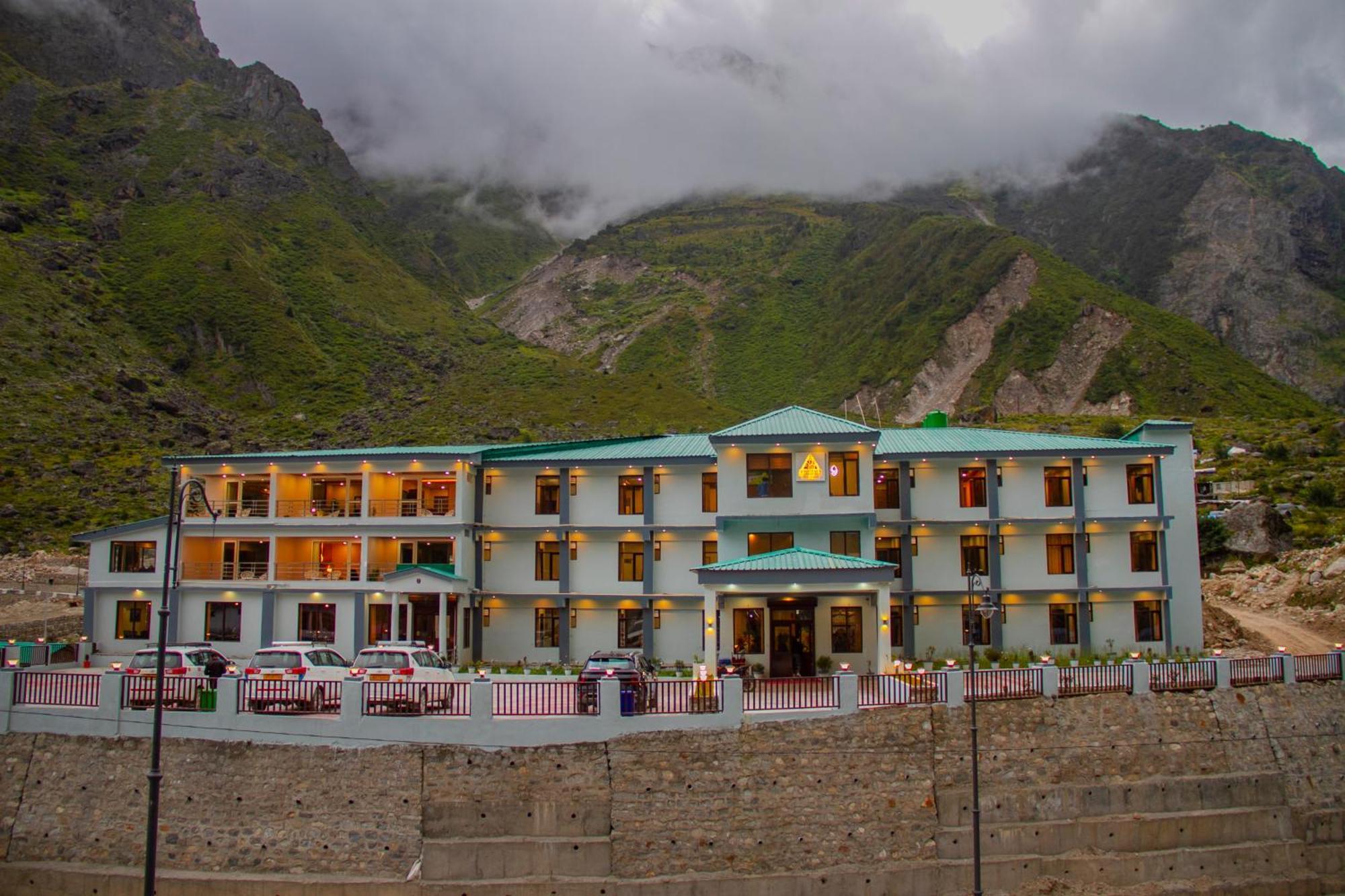 Amritara The Avadh Hotel Badrinath Exterior photo